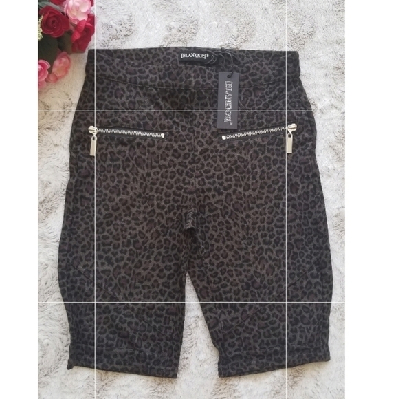 ✨️CL Blank NYC Leopard Print Shorts Zipper Accent New Size 26 - Picture 7 of 8